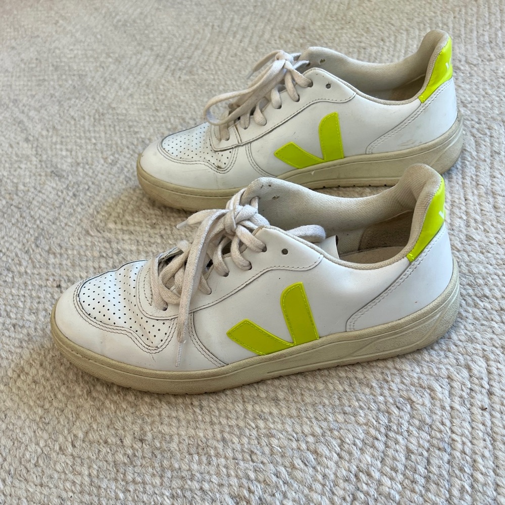 Veja V10 White Leather Sneakers Neon Yellow Size 9